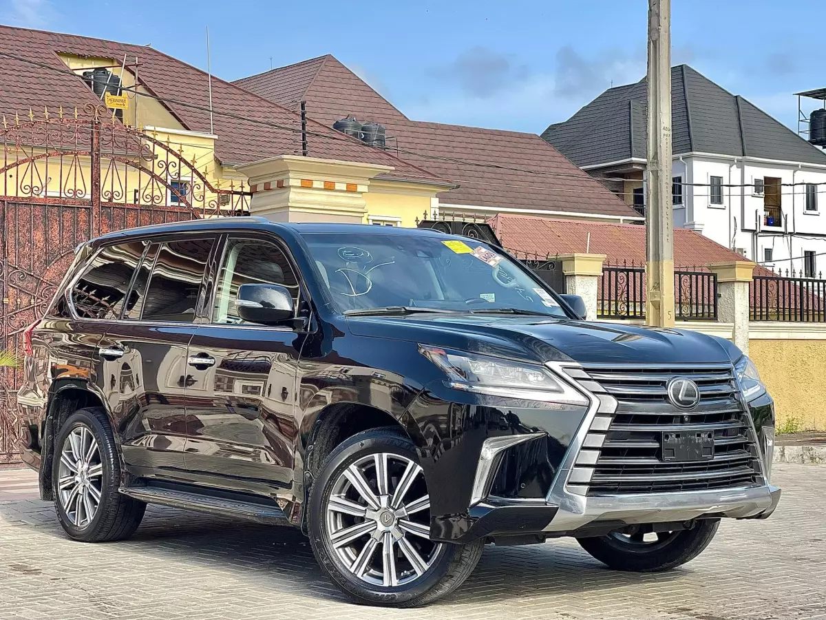 Lexus LX   - 2016