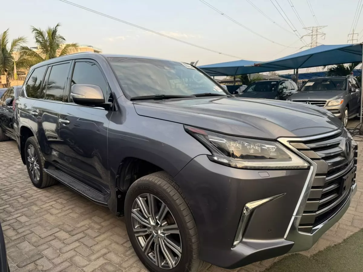 Lexus LX   - 2016