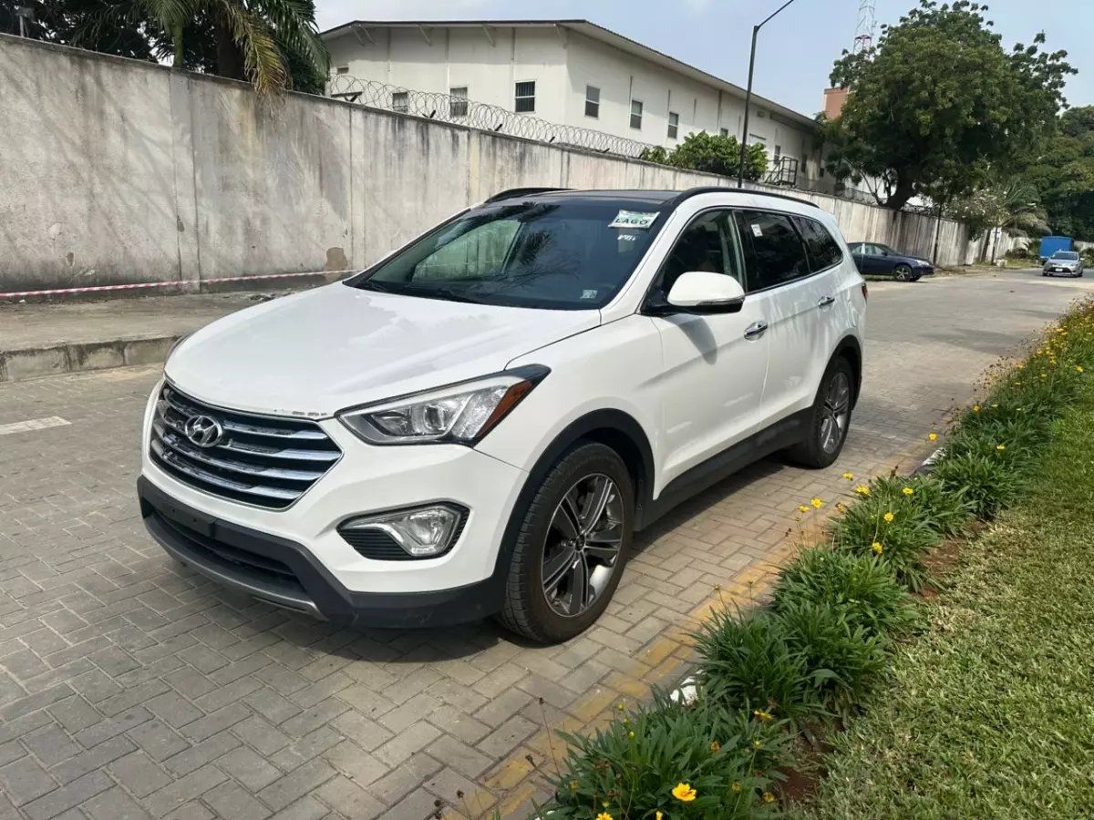 Hyundai Santa FE   - 2013