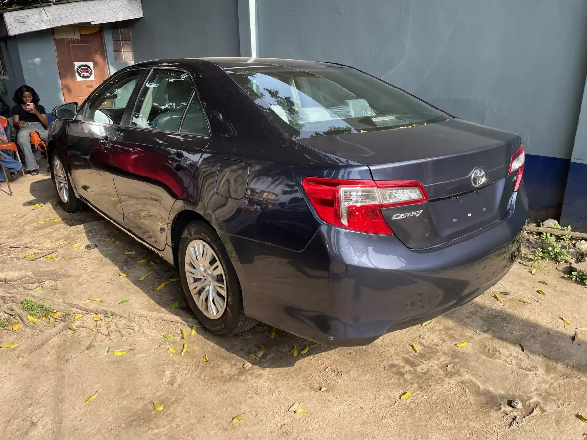 Toyota Camry   - 2014