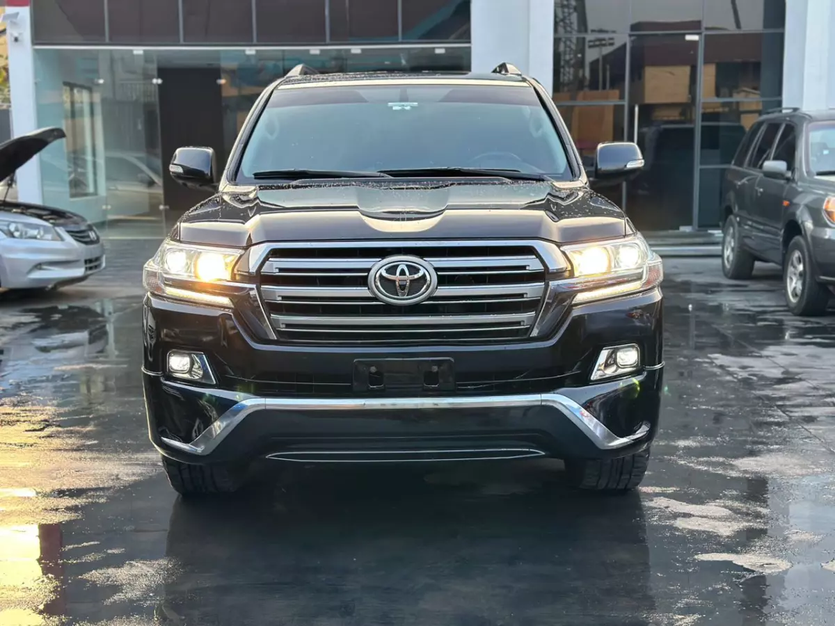 Toyota Land Cruiser   - 2017