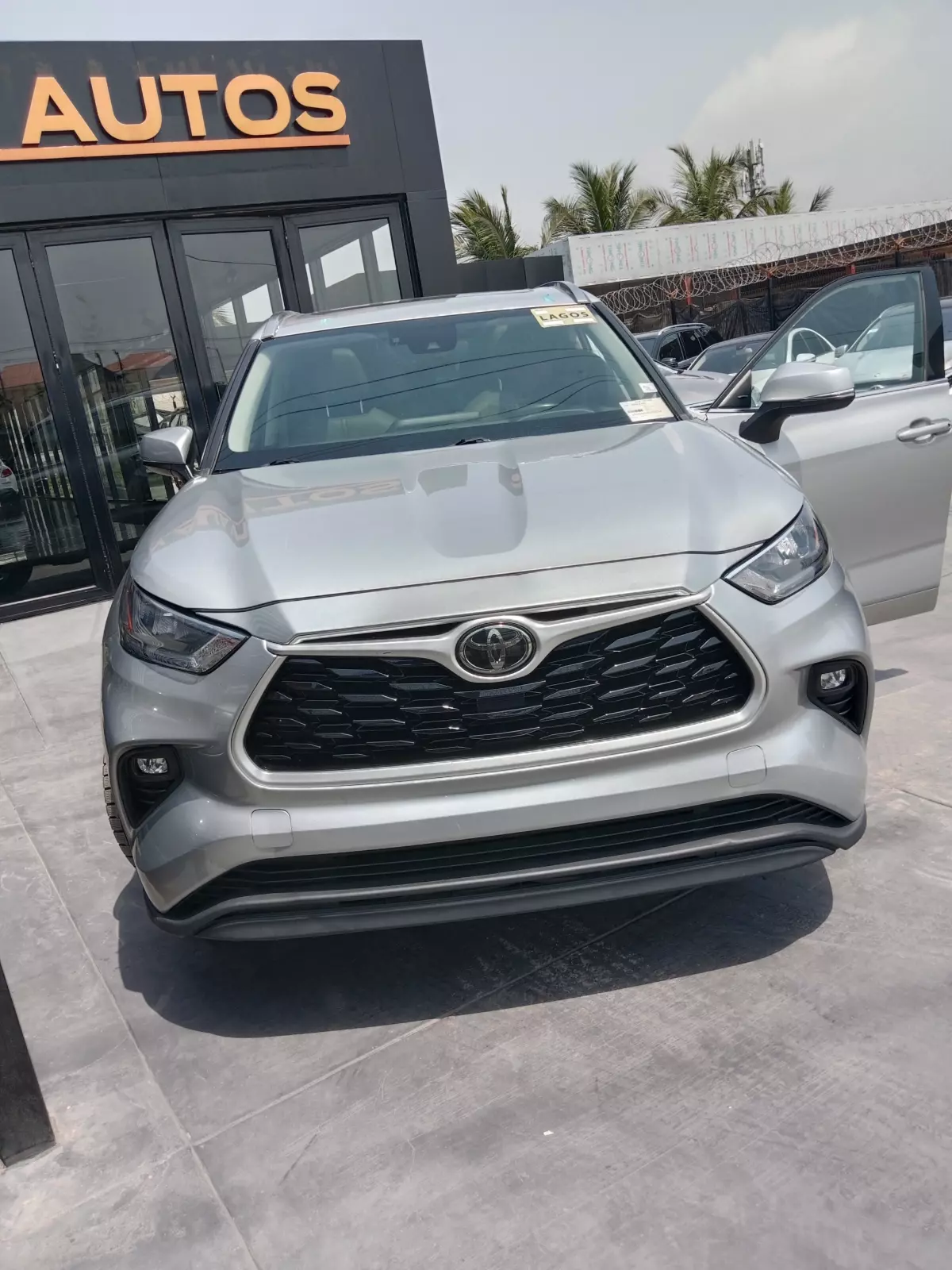 Toyota Highlander   - 2020