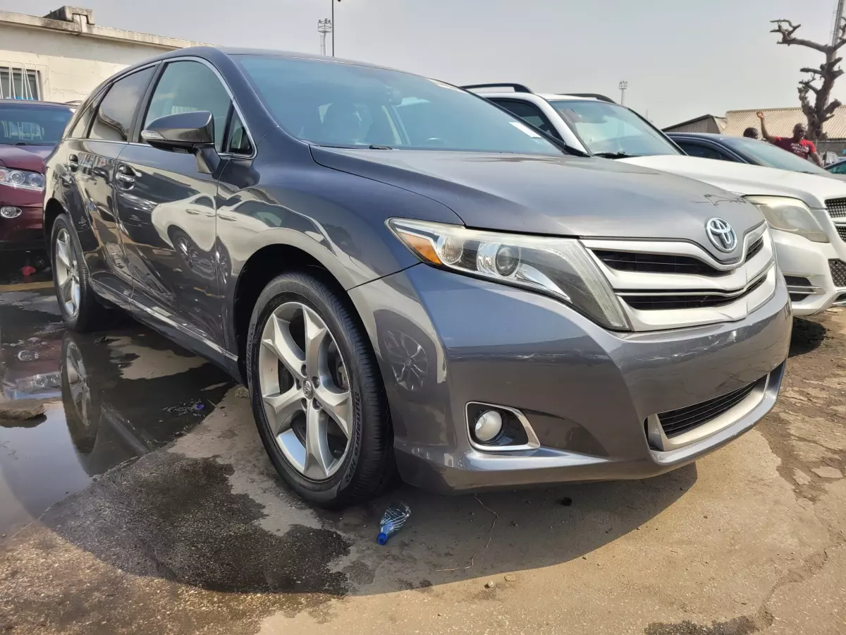 Toyota Venza   - 2013