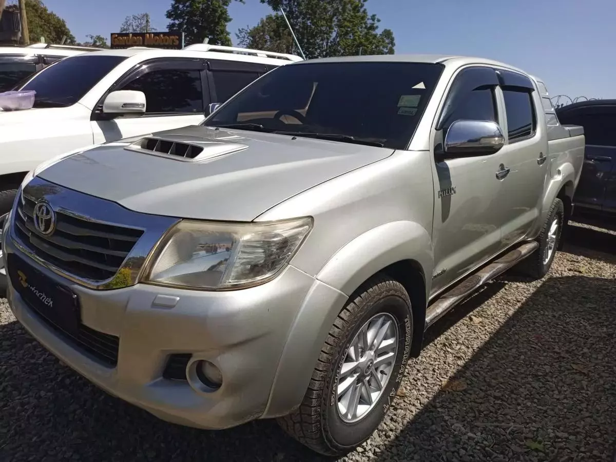 Toyota Hilux - 2013