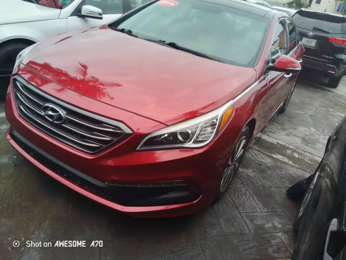 Hyundai Sonata   - 2016