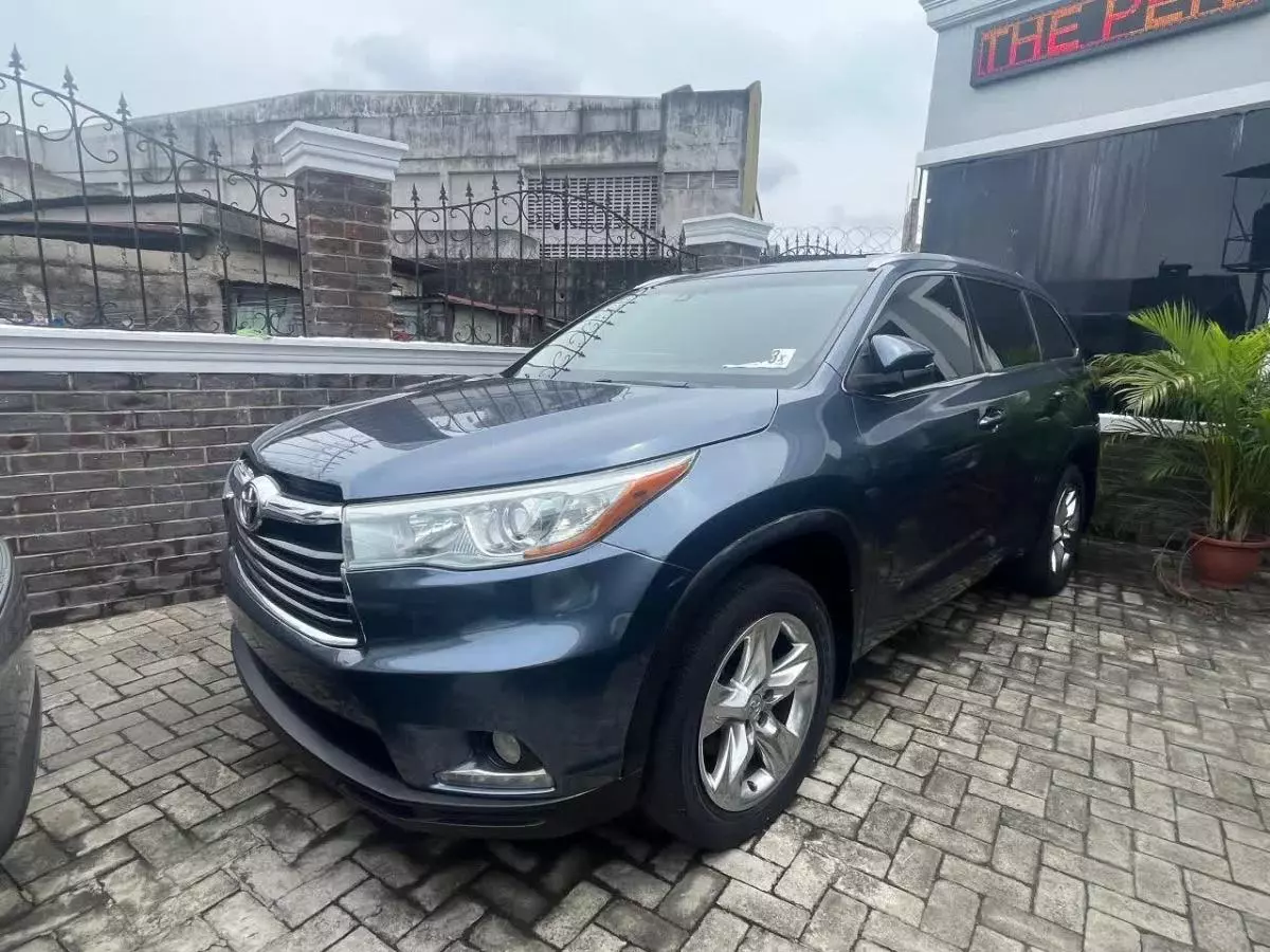 Toyota Highlander   - 2015