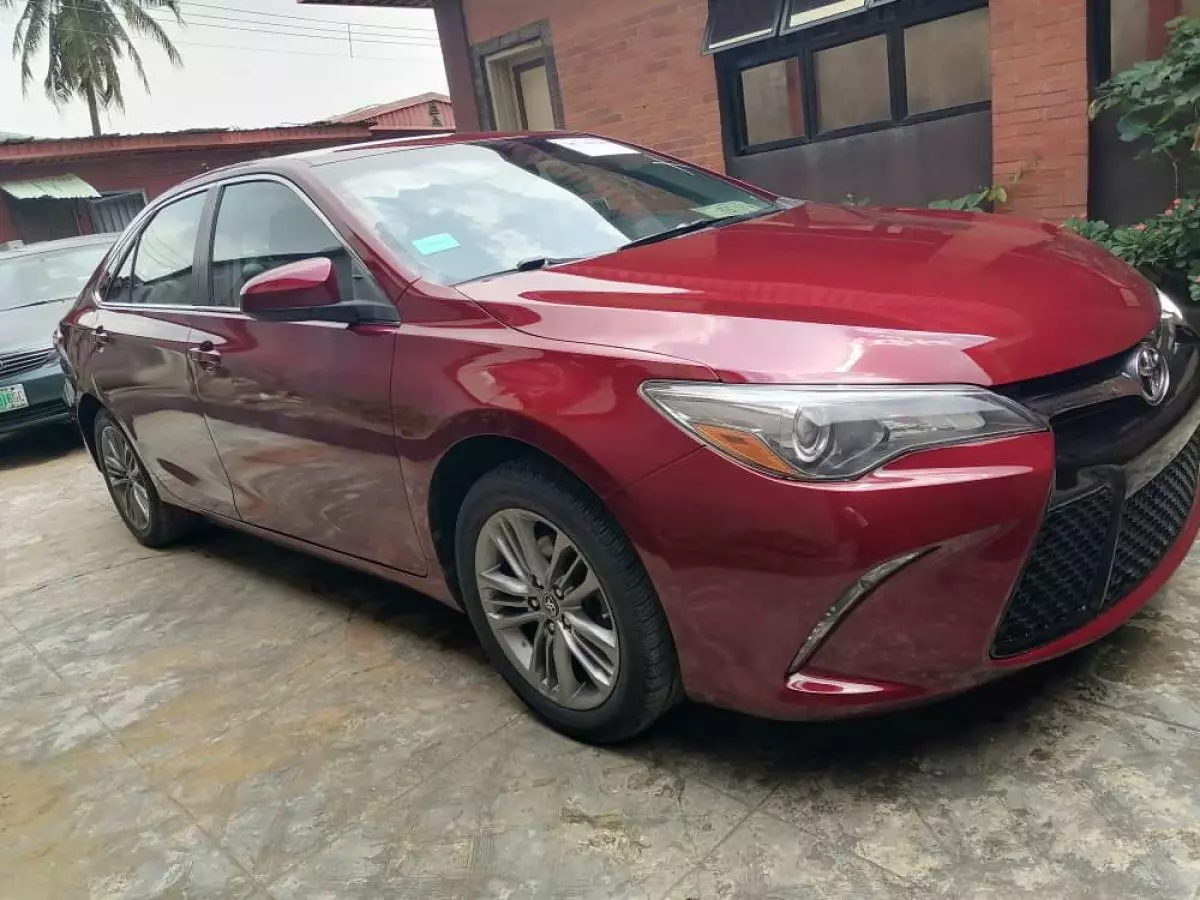 Toyota Camry   - 2016