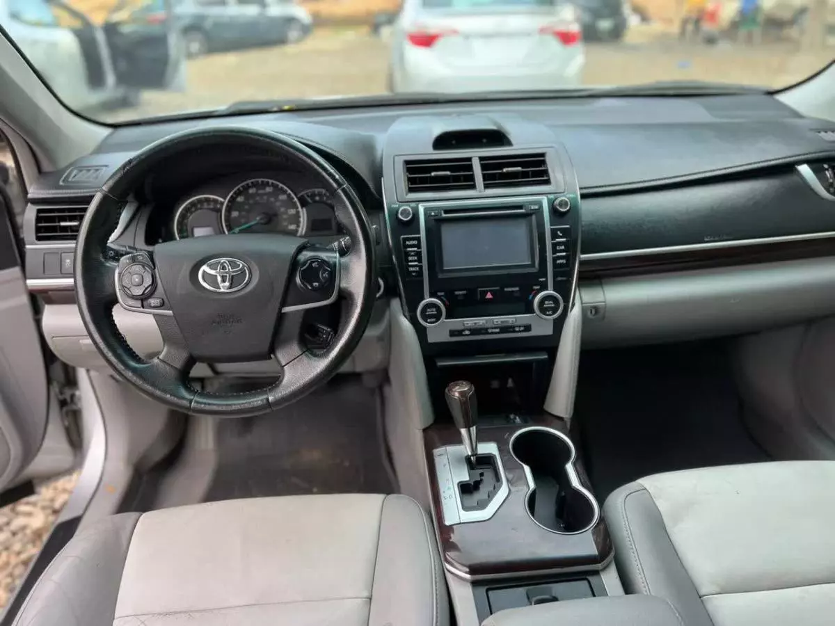 Toyota Camry   - 2012