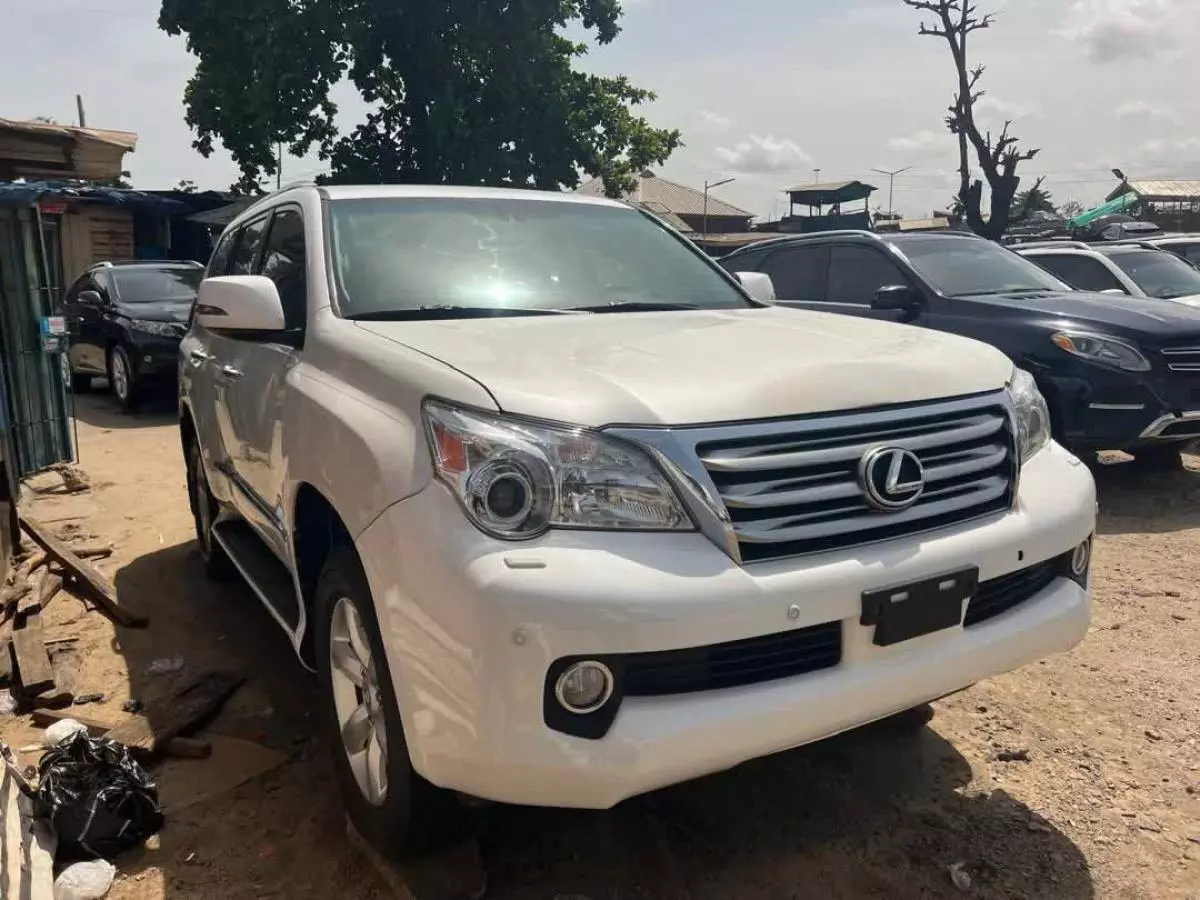 Lexus GX 460   - 2011