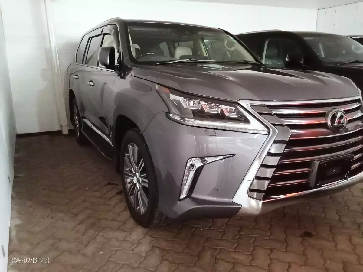 Lexus LX 570   - 2018