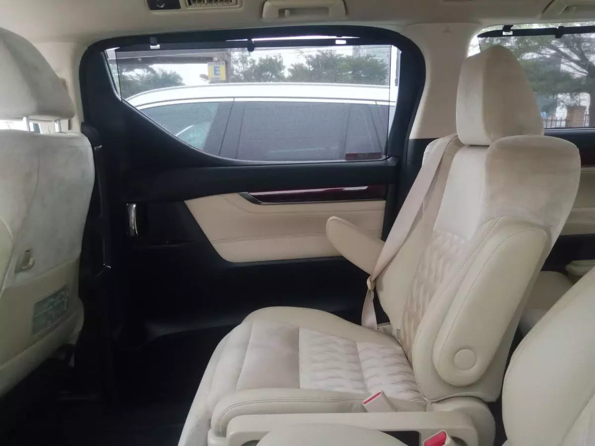 Toyota Alphard   - 2018