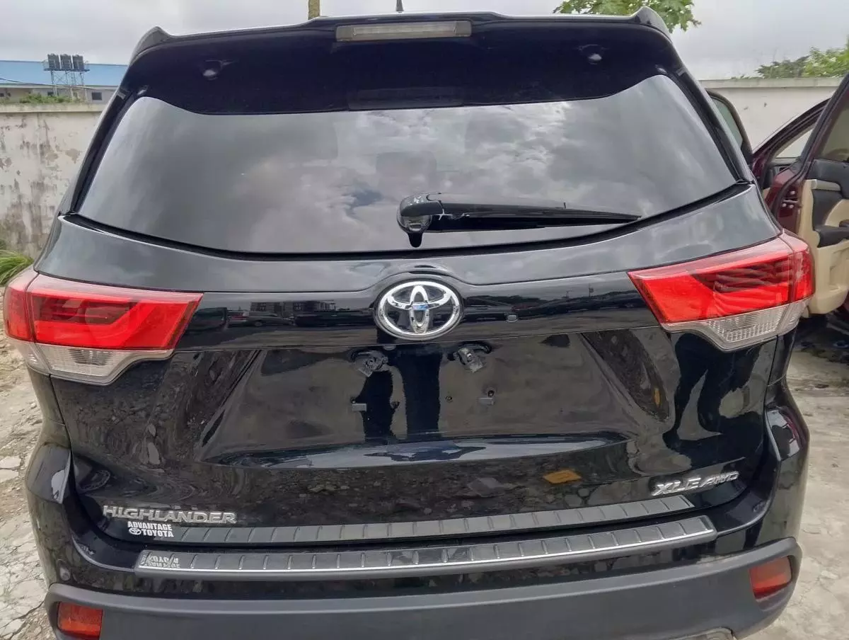 Toyota Highlander   - 2019