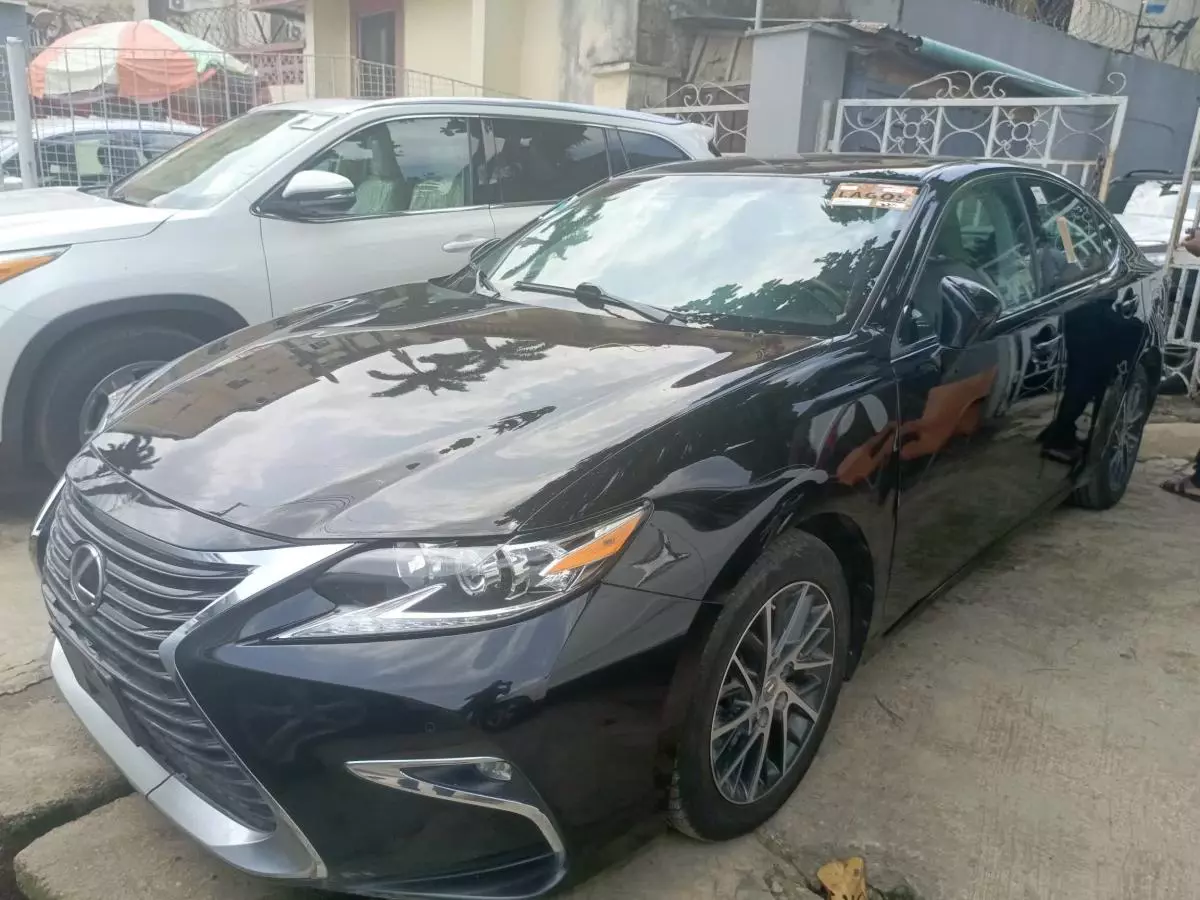 Lexus ES 350   - 2016