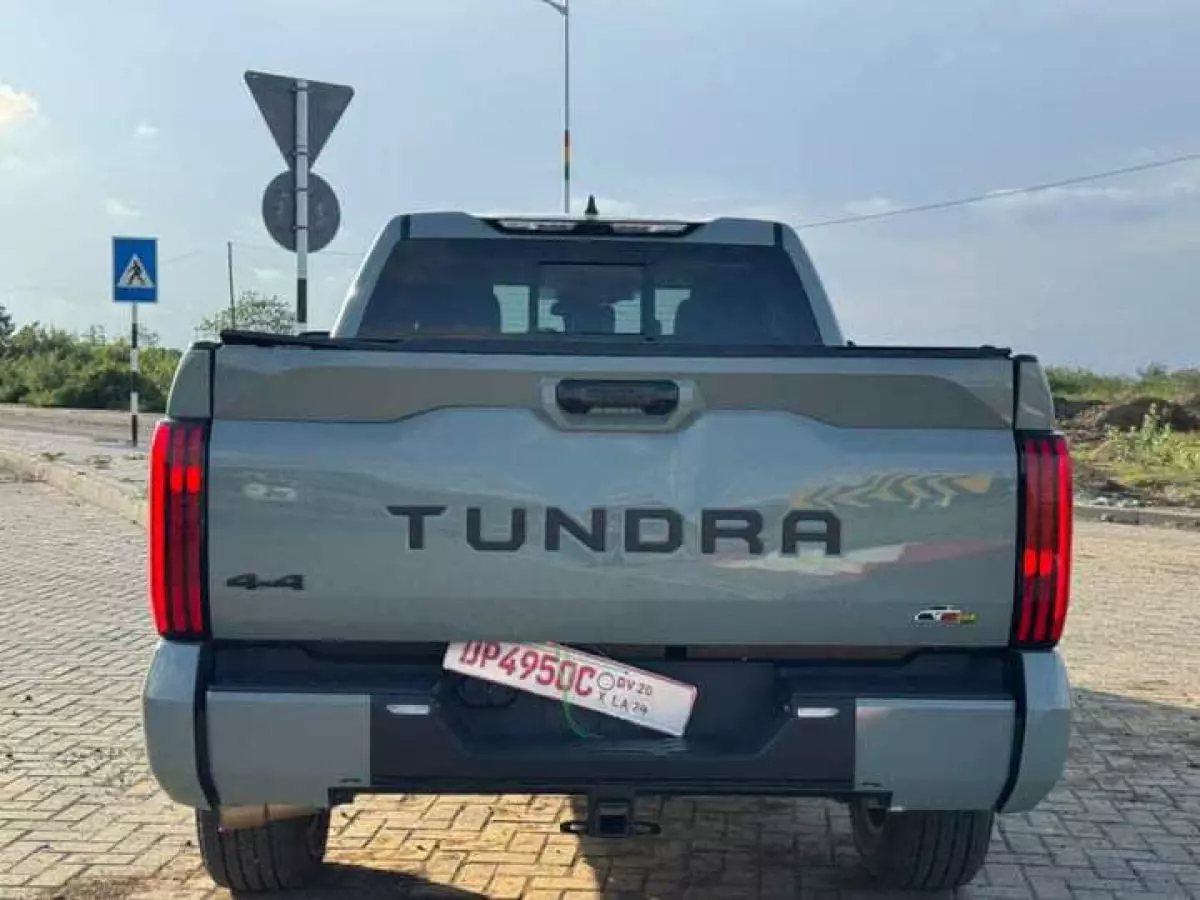 Toyota Tundra   - 2024