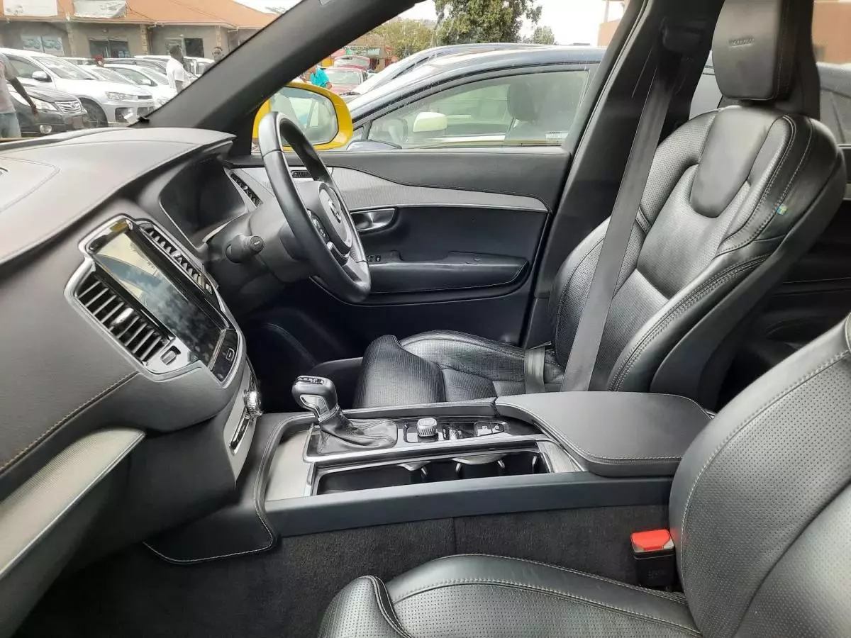 Volvo XC90   - 2018
