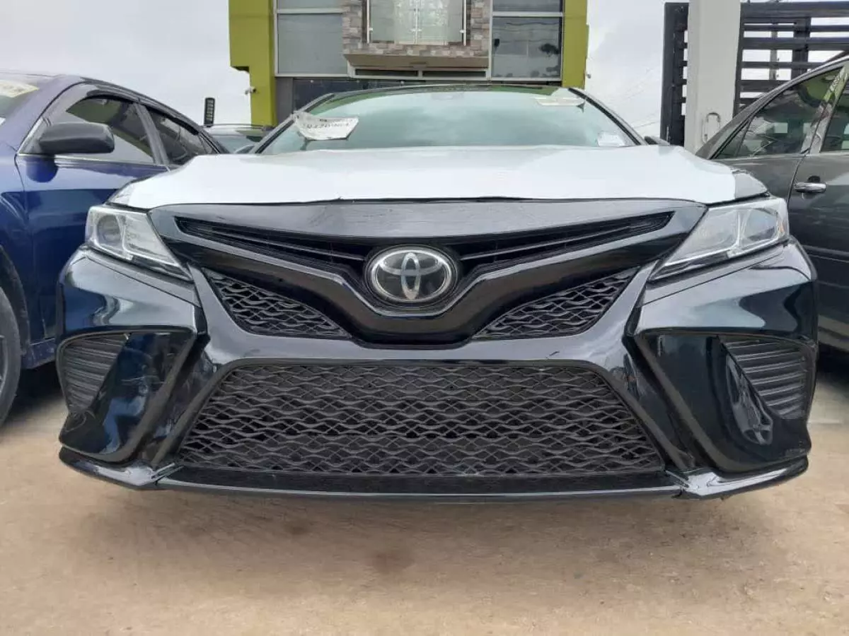 Toyota Camry   - 2019