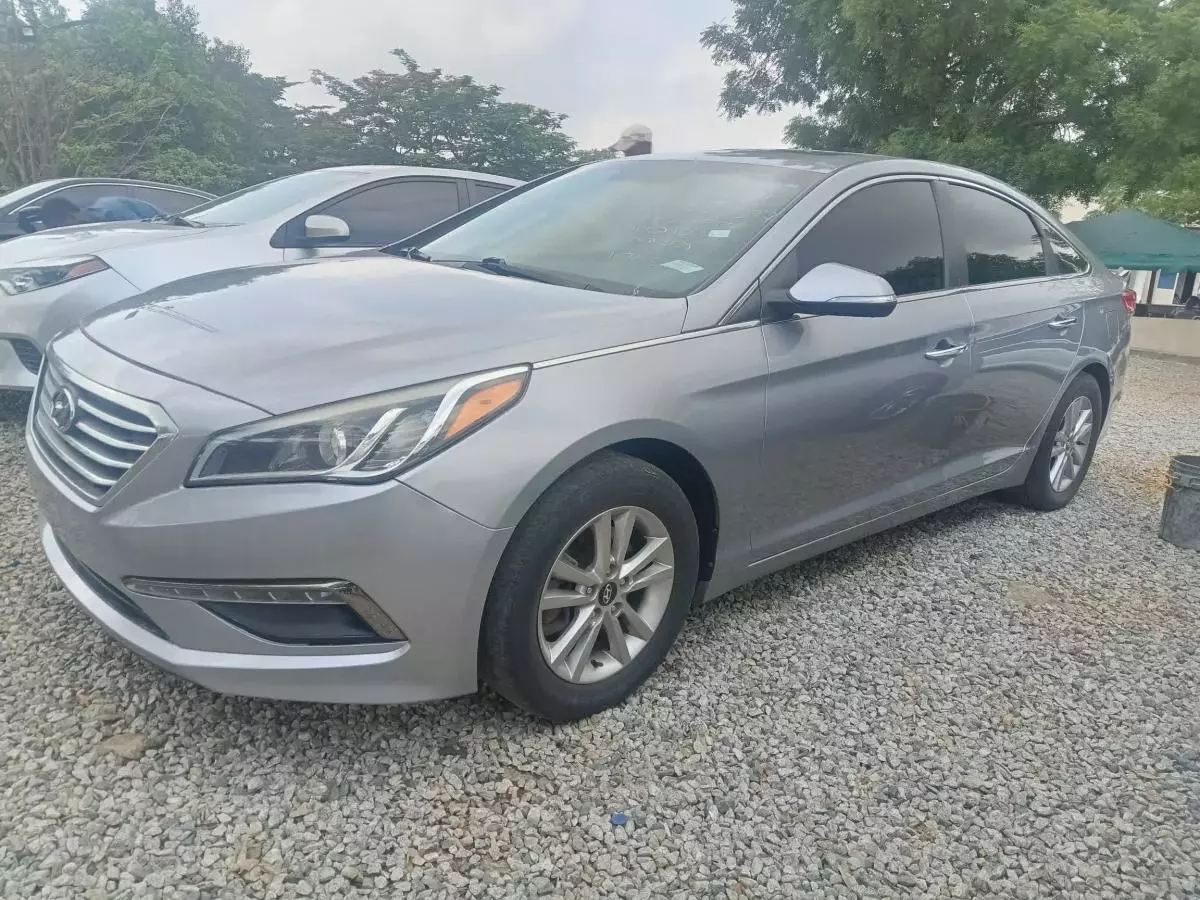 Hyundai Sonata   - 2016