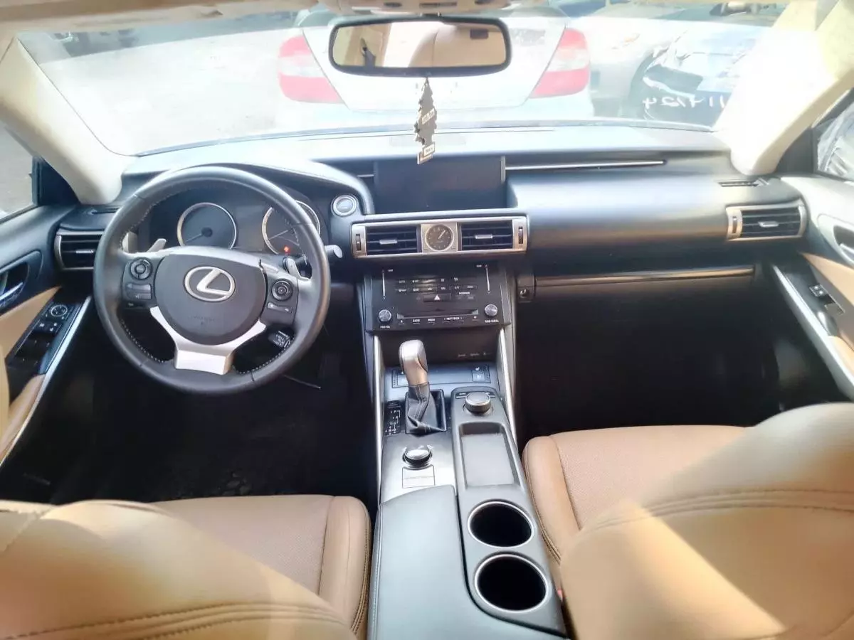 Lexus IS 250   - 2014