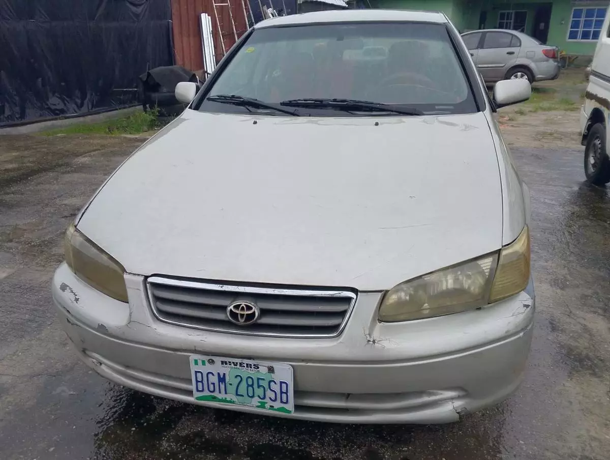 Toyota Camry   - 1998