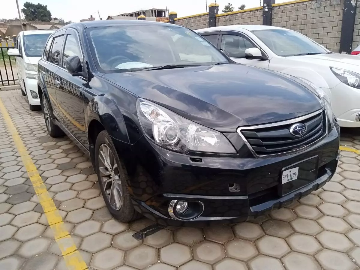 Subaru Outback   - 2011