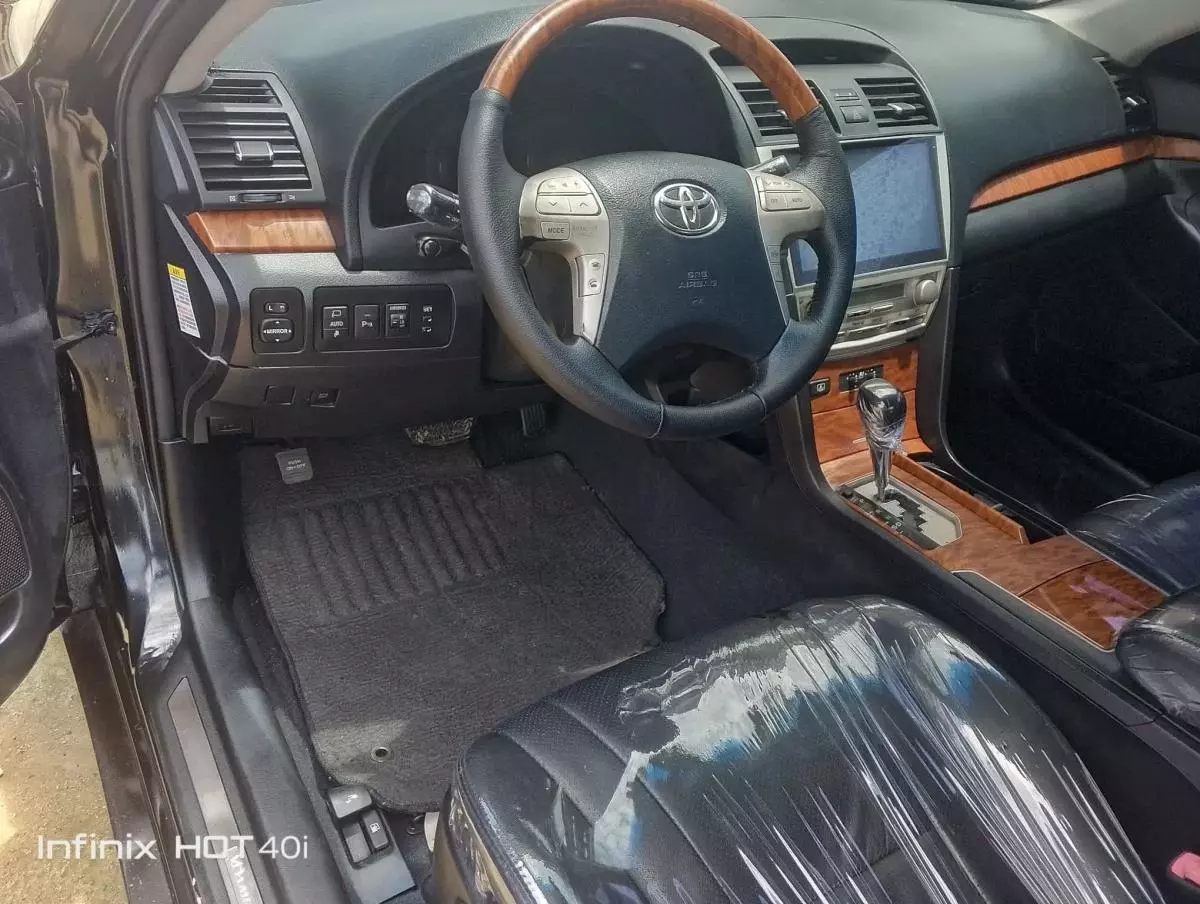 Toyota Camry   - 2011