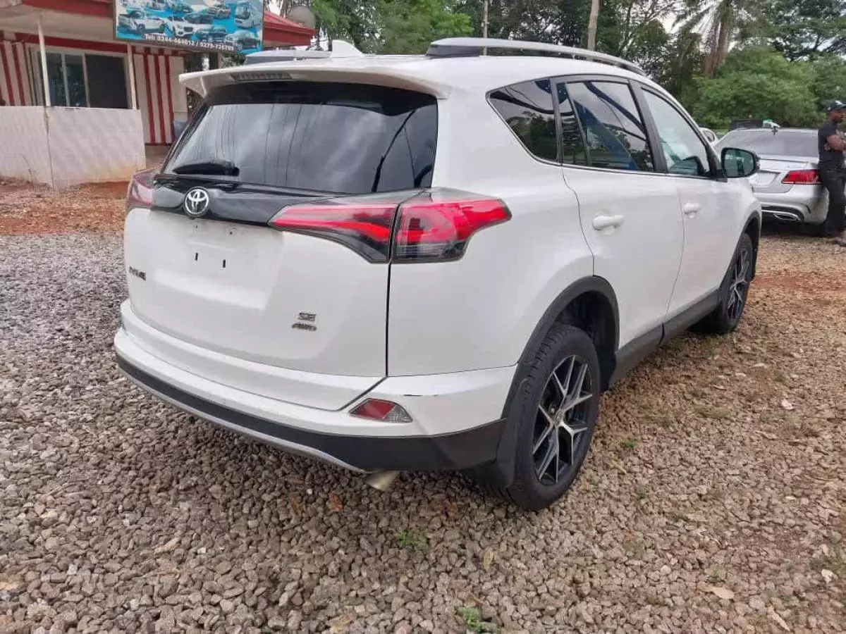 Toyota RAV 4   - 2018