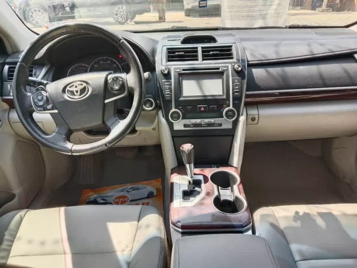 Toyota Camry   - 2012