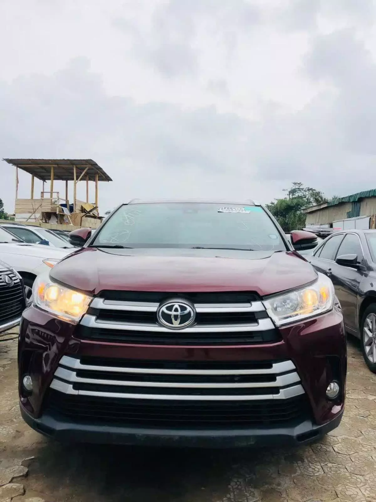 Toyota Highlander   - 2017