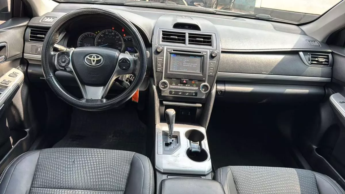 Toyota Camry   - 2013