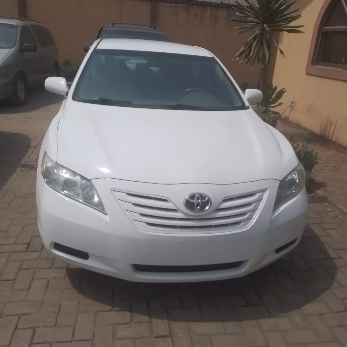 Toyota Camry   - 2009