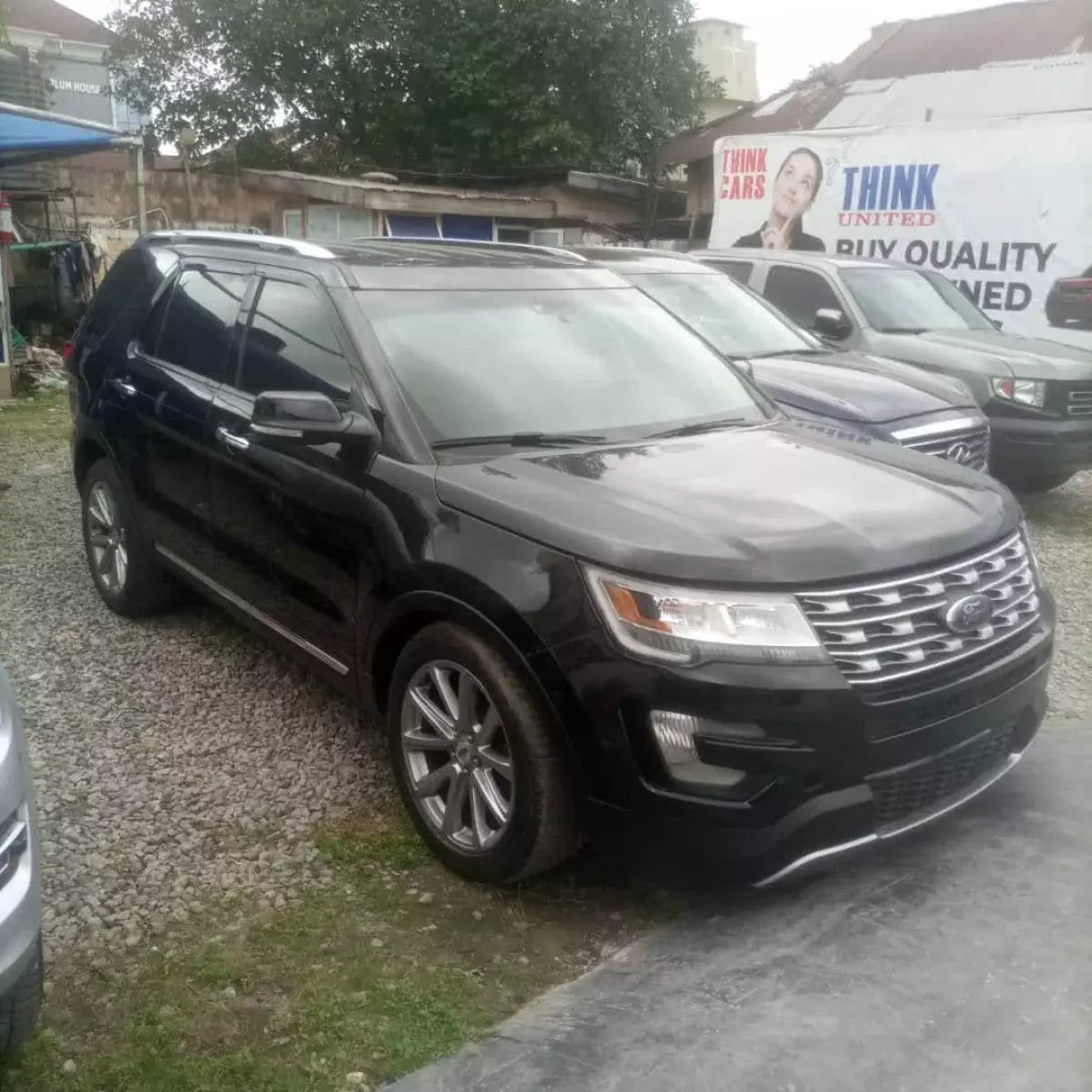 Ford Explorer   - 2016