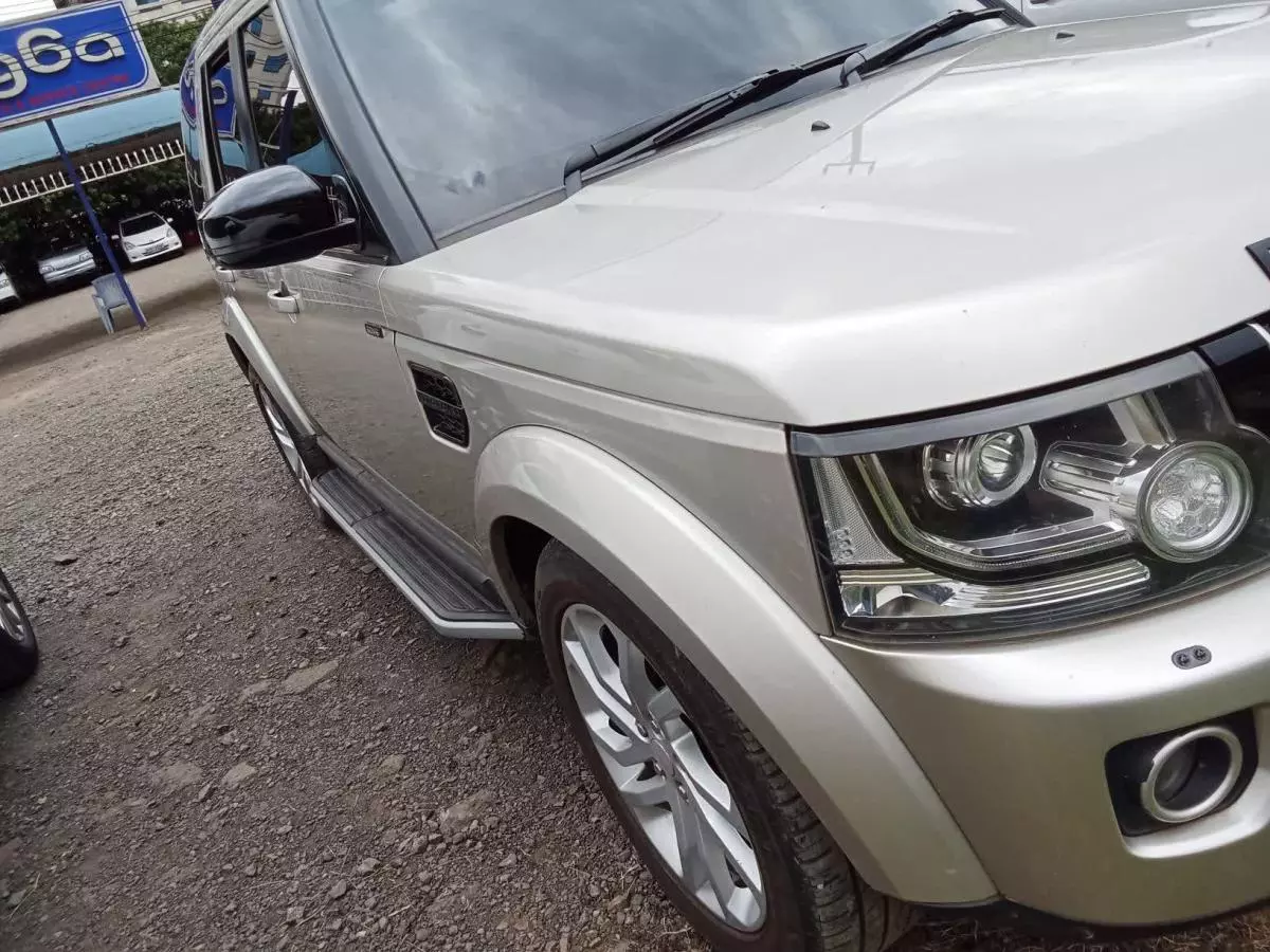 Land Rover Discovery   - 2014