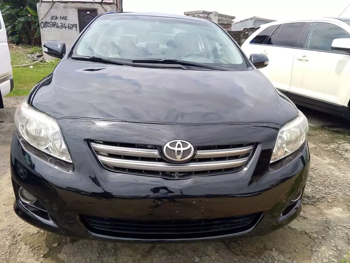 Toyota Corolla   - 2009