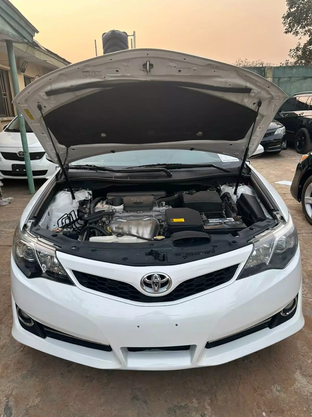 Toyota Camry   - 2013