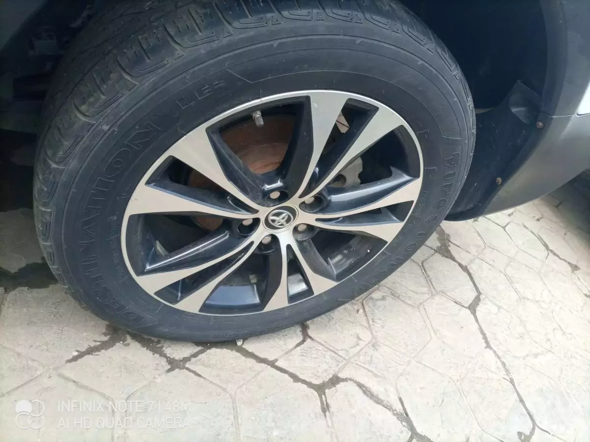 Toyota RAV 4 - 2015