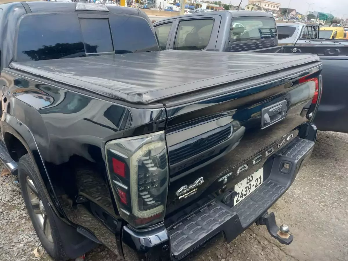 Toyota Tacoma   - 2019