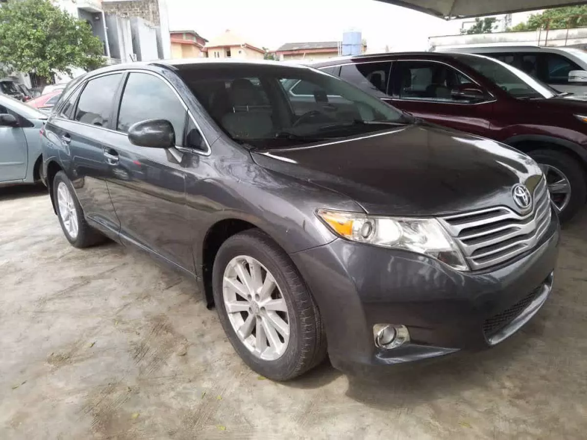 Toyota Venza   - 2011