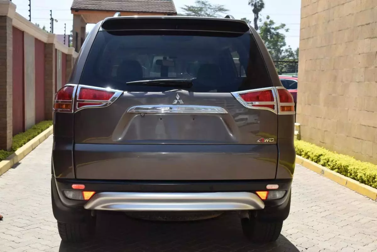 Mitsubishi Pajero Sport - 2010