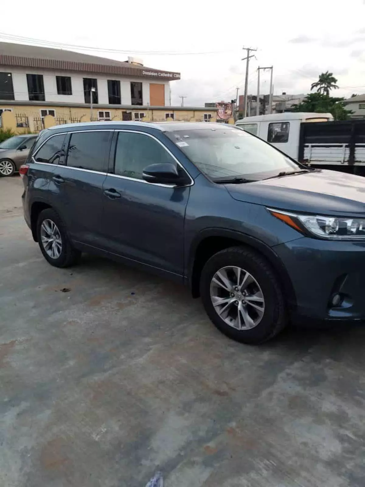 Toyota Highlander   - 2014