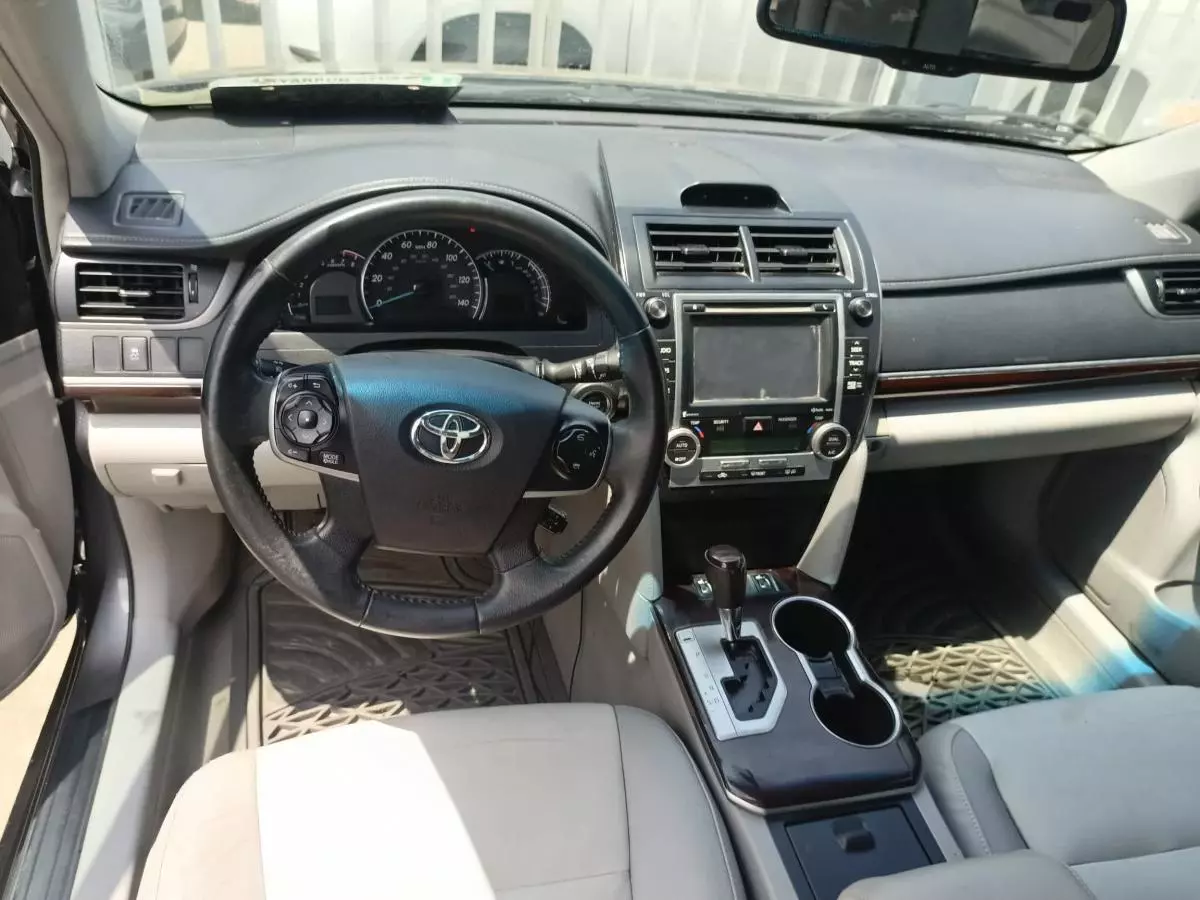 Toyota Camry   - 2014