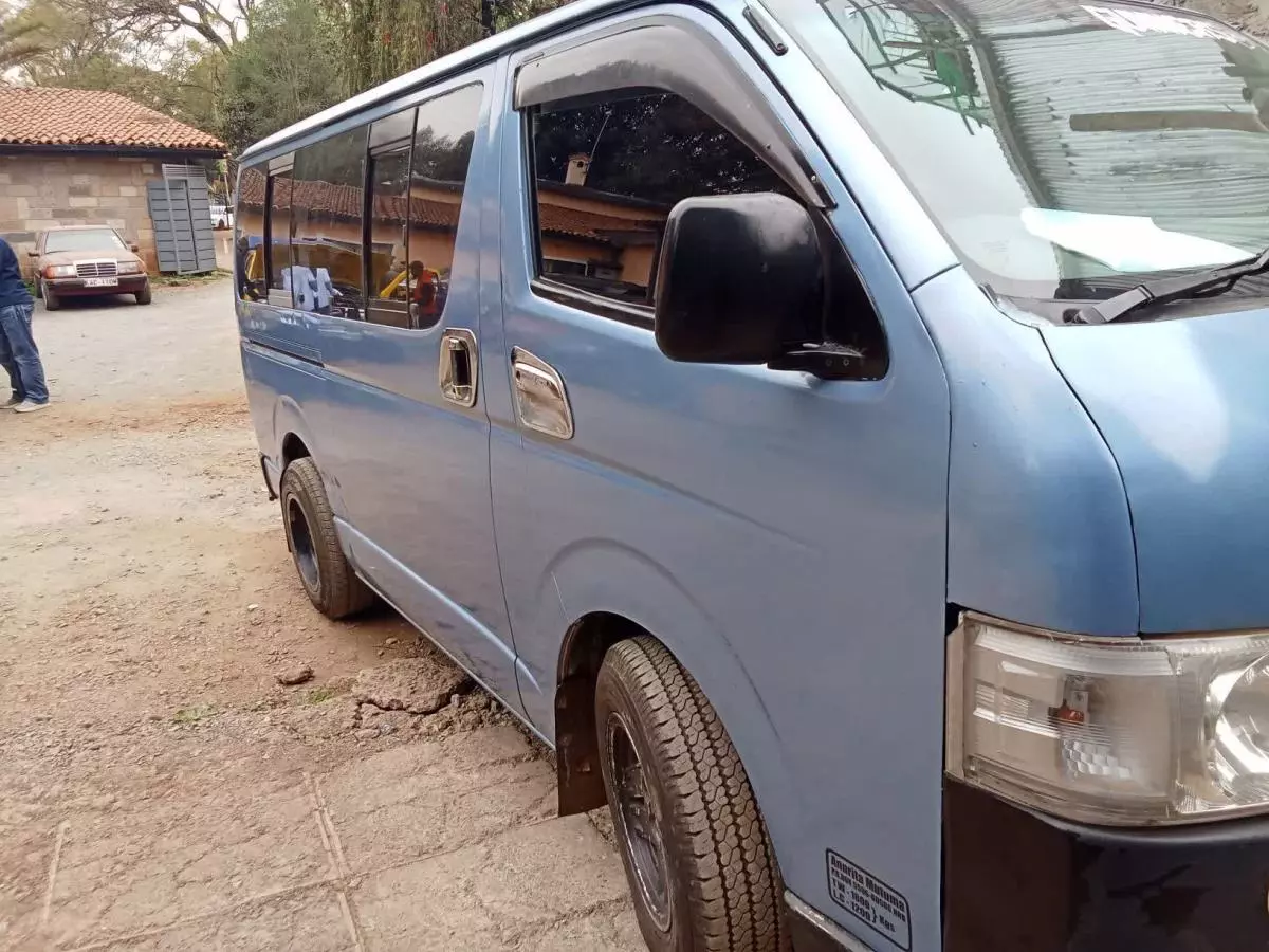 Toyota Hiace   - 2014