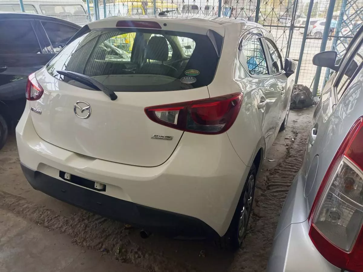 Mazda Demio - 2015