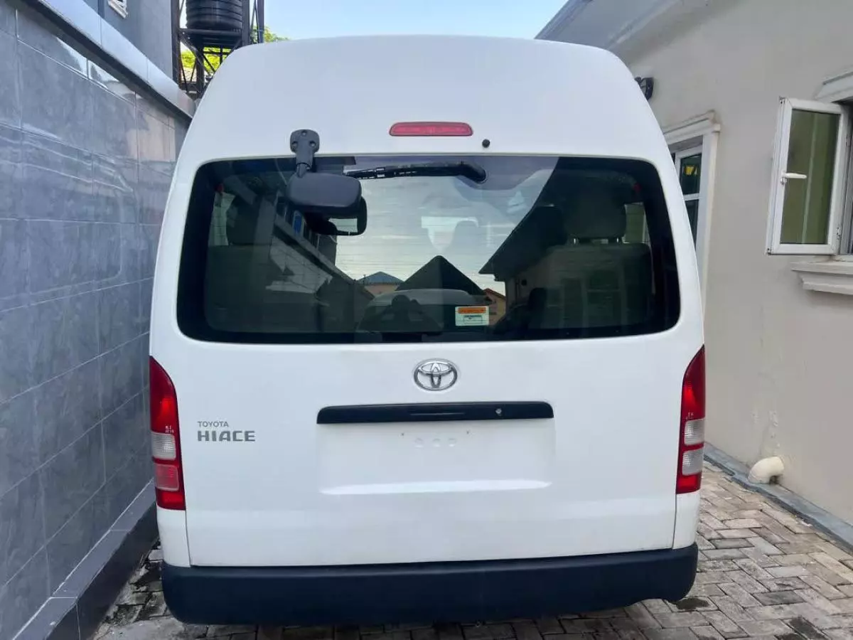 Toyota Hiace   - 2018