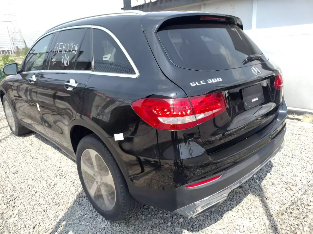 Mercedes-Benz GLC 300 - 2016