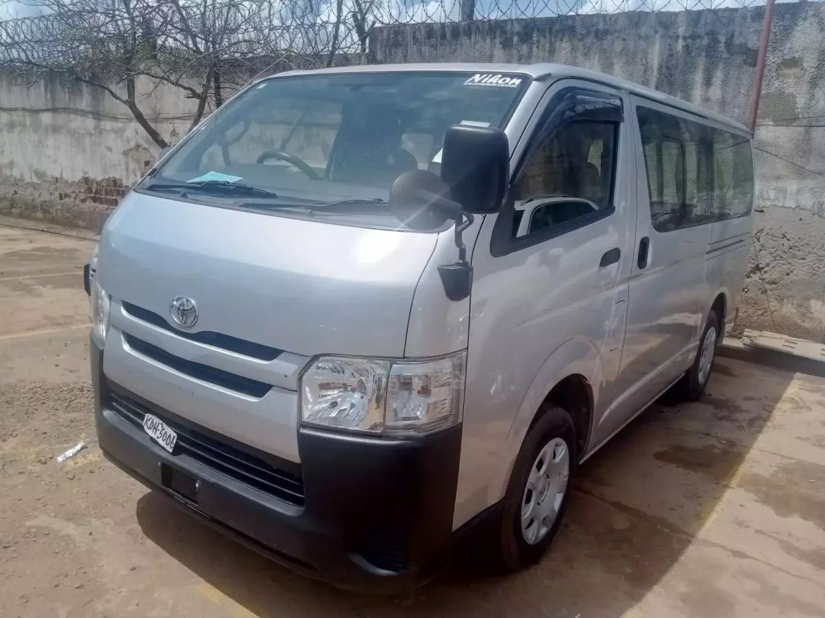 Toyota Hiace   - 2014