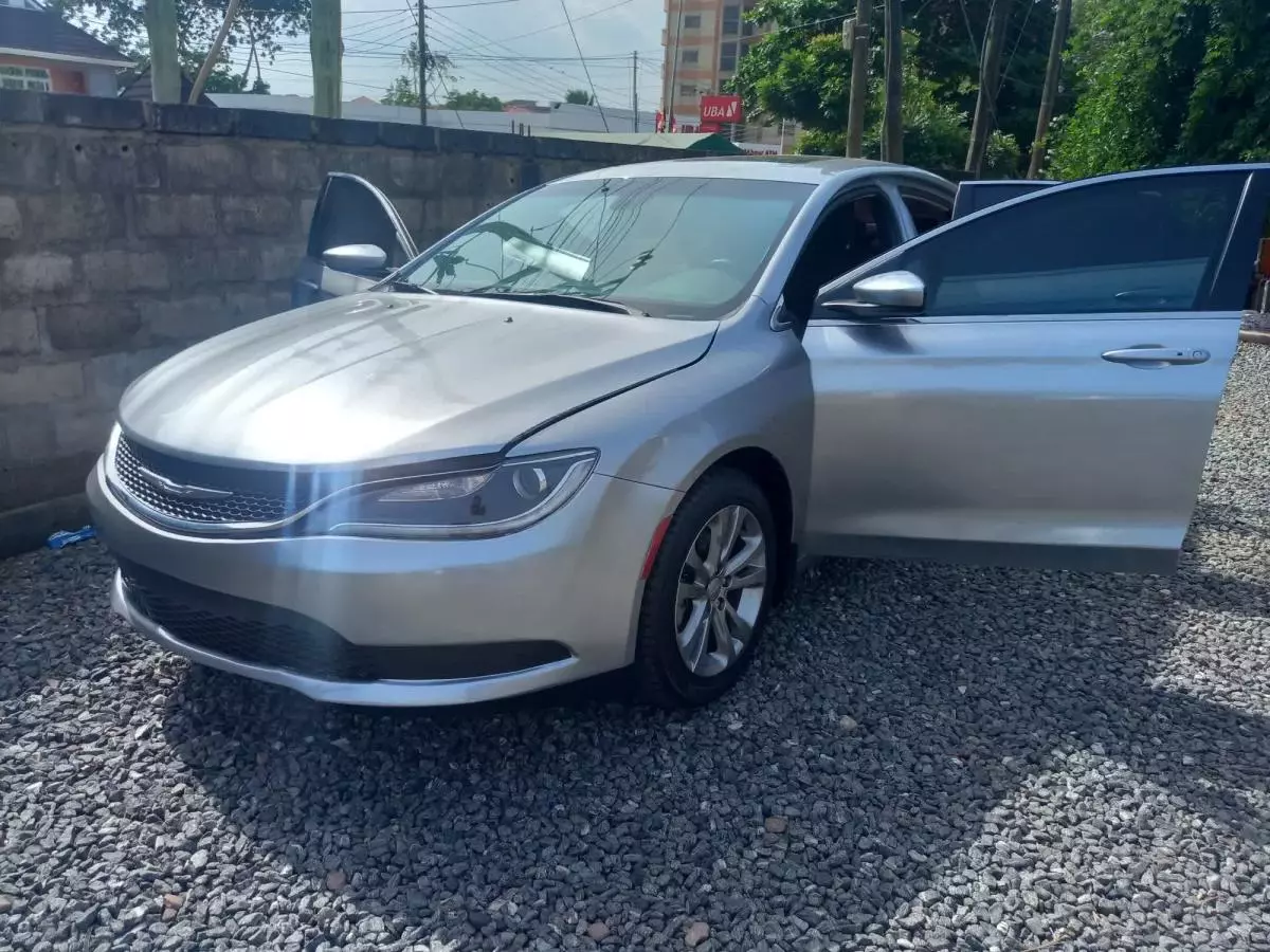 Chrysler 200   - 2016