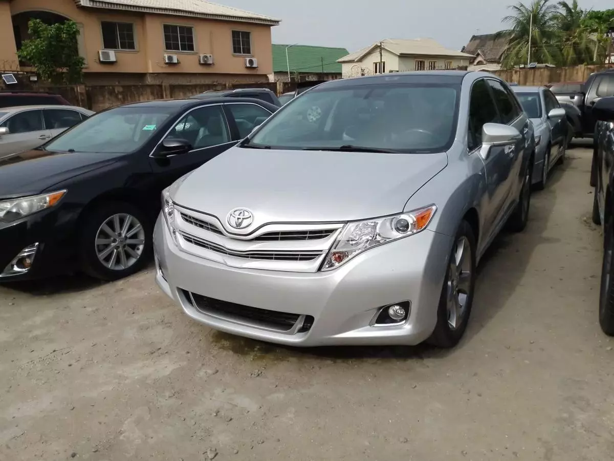 Toyota Venza   - 2013