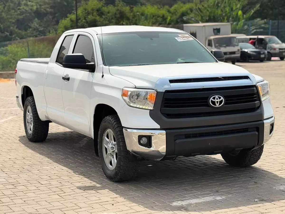 Toyota Tundra   - 2014