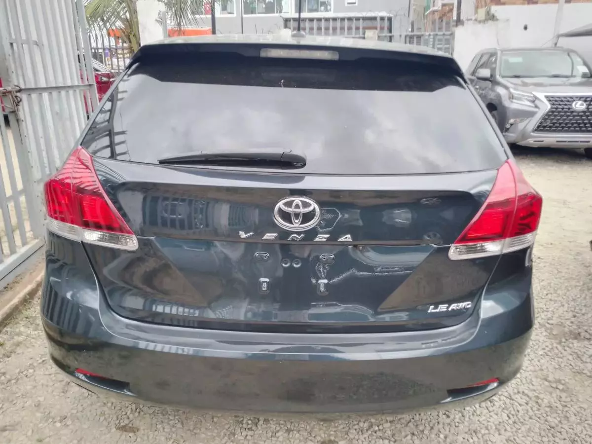 Toyota Venza   - 2013