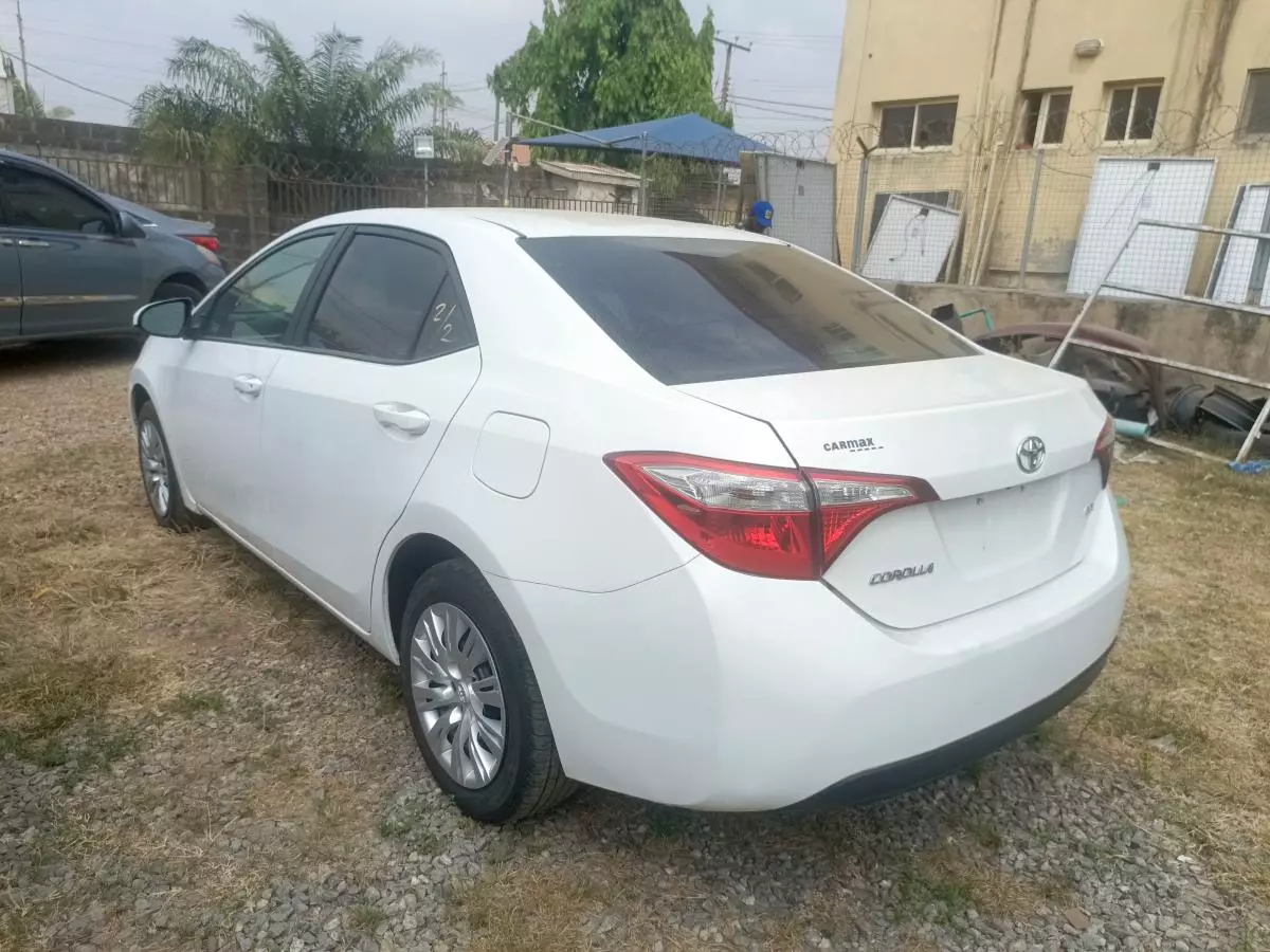 Toyota Corolla   - 2015